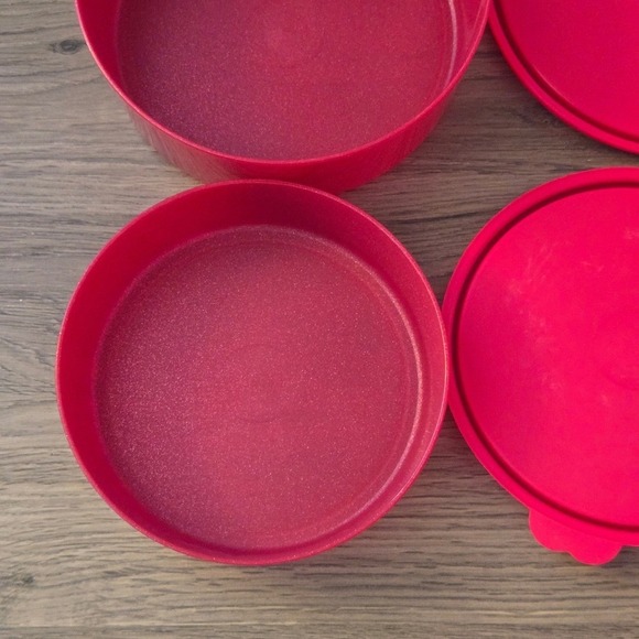 Tupperware Red Glitter Round Food Storage Containers Set of 3 700ml 440ml - Picture 8 of 9